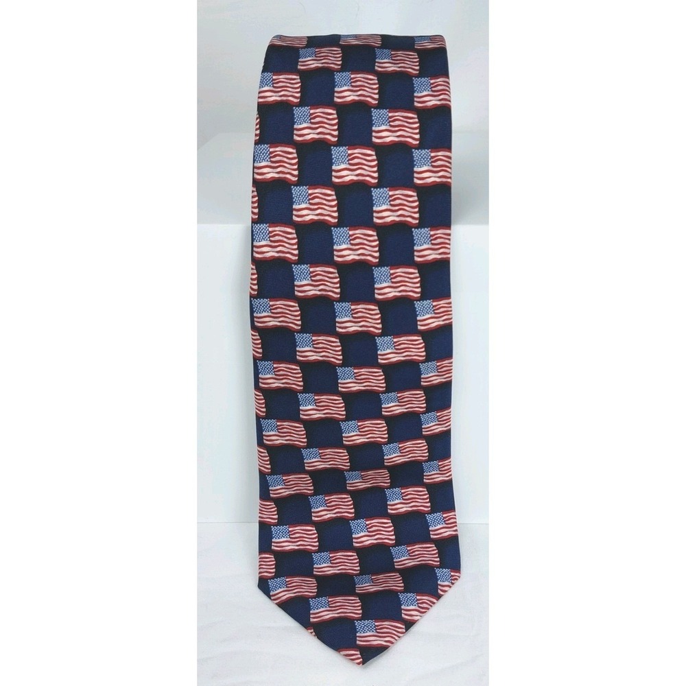 Charing Cross Mens VFW Geometric American Flag Necktie Silk 3.5"x61"